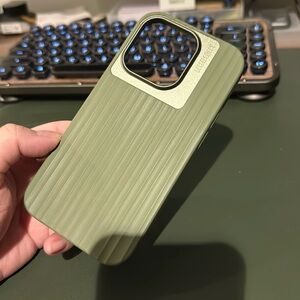 Nudient iPhone 14 Pro case olive green